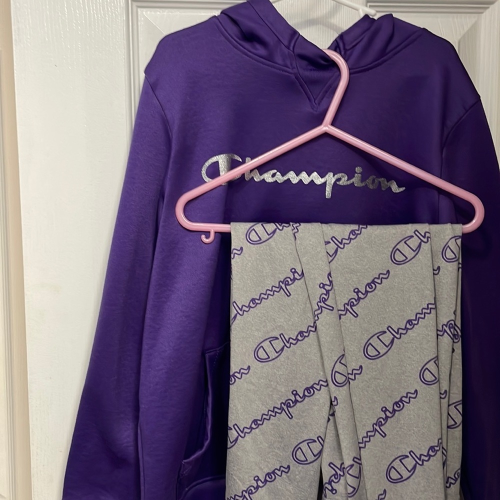 Super cute purple and gray Champion outfit. Hoodie and leggings EC